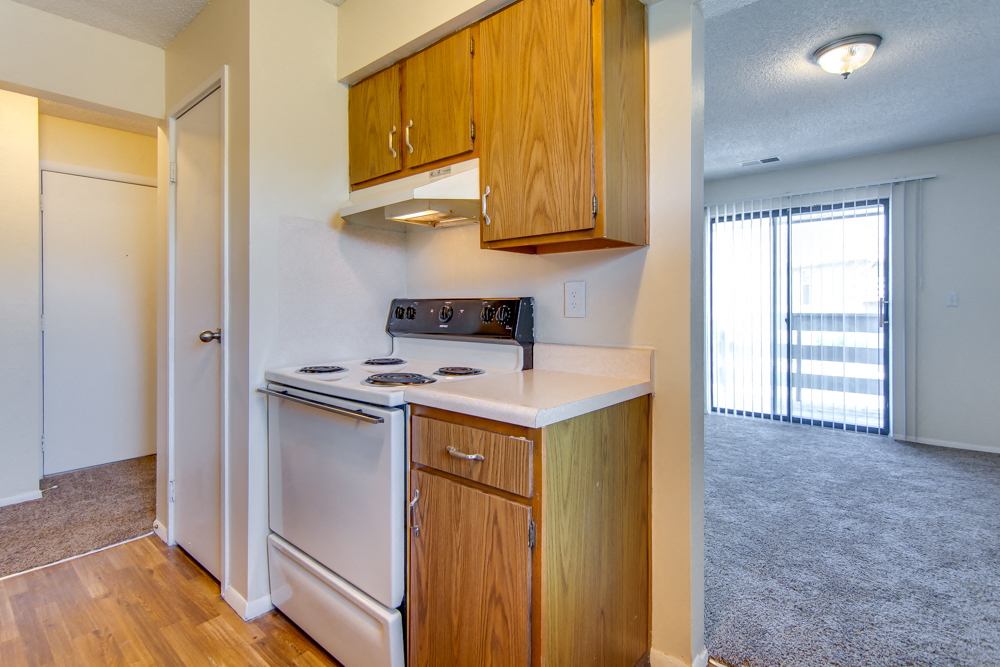 Photos and Video Prairie Walk Apartments in Kansas City, MO